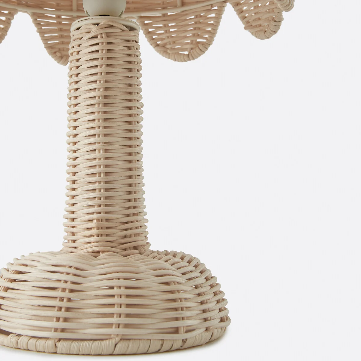 Tabata Palm Tree Rattan Table Lamp – image 6