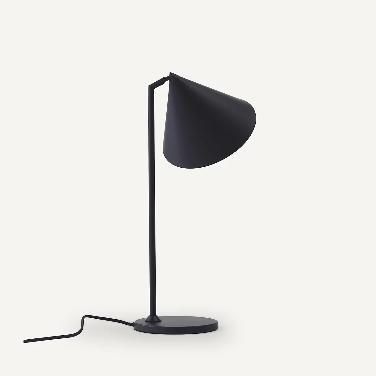 Moke Metal Cone Table Lamp – image 6
