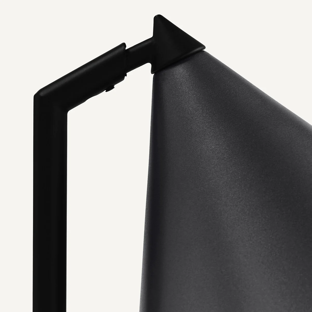 Moke Metal Cone Table Lamp – image 7