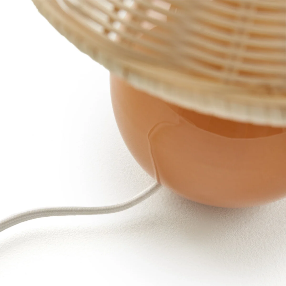 Alios Ceramic & Rattan Table Lamp – image 6