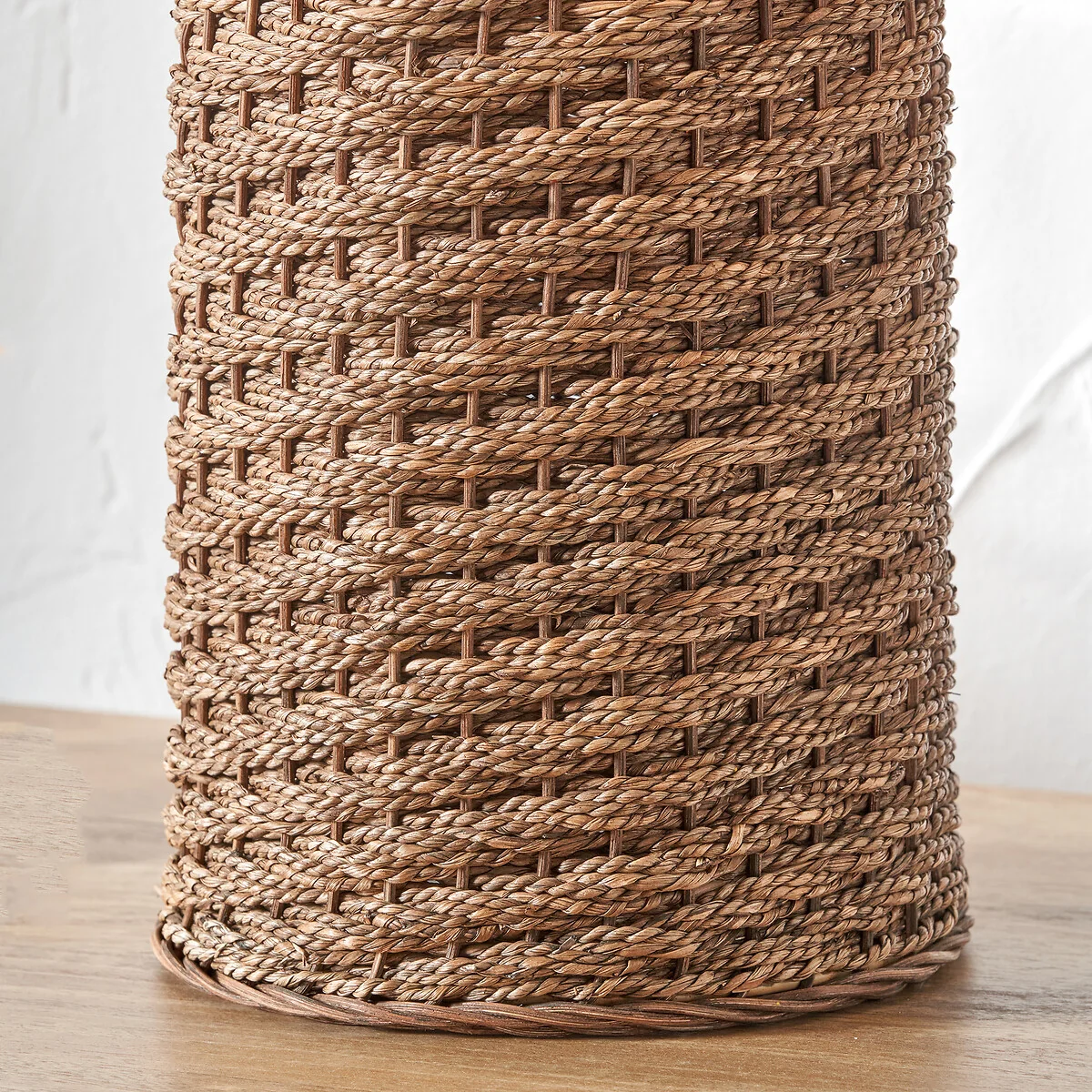 Adrian Woven Seagrass Floor Lamp – image 3