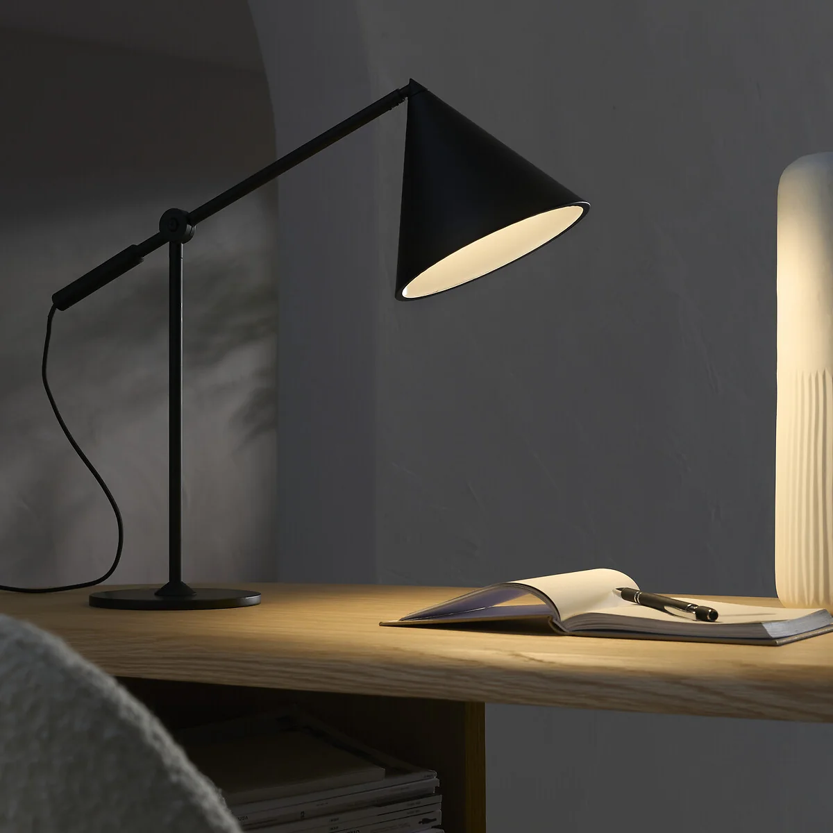 Moke Articulated Desk Lamp – image 3