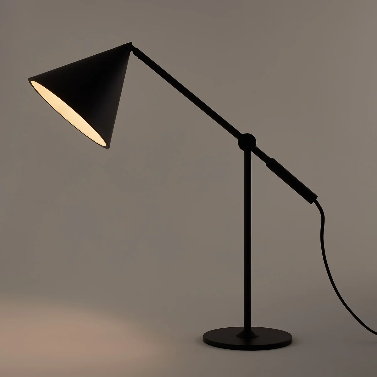 Moke Articulated Desk Lamp – image 5