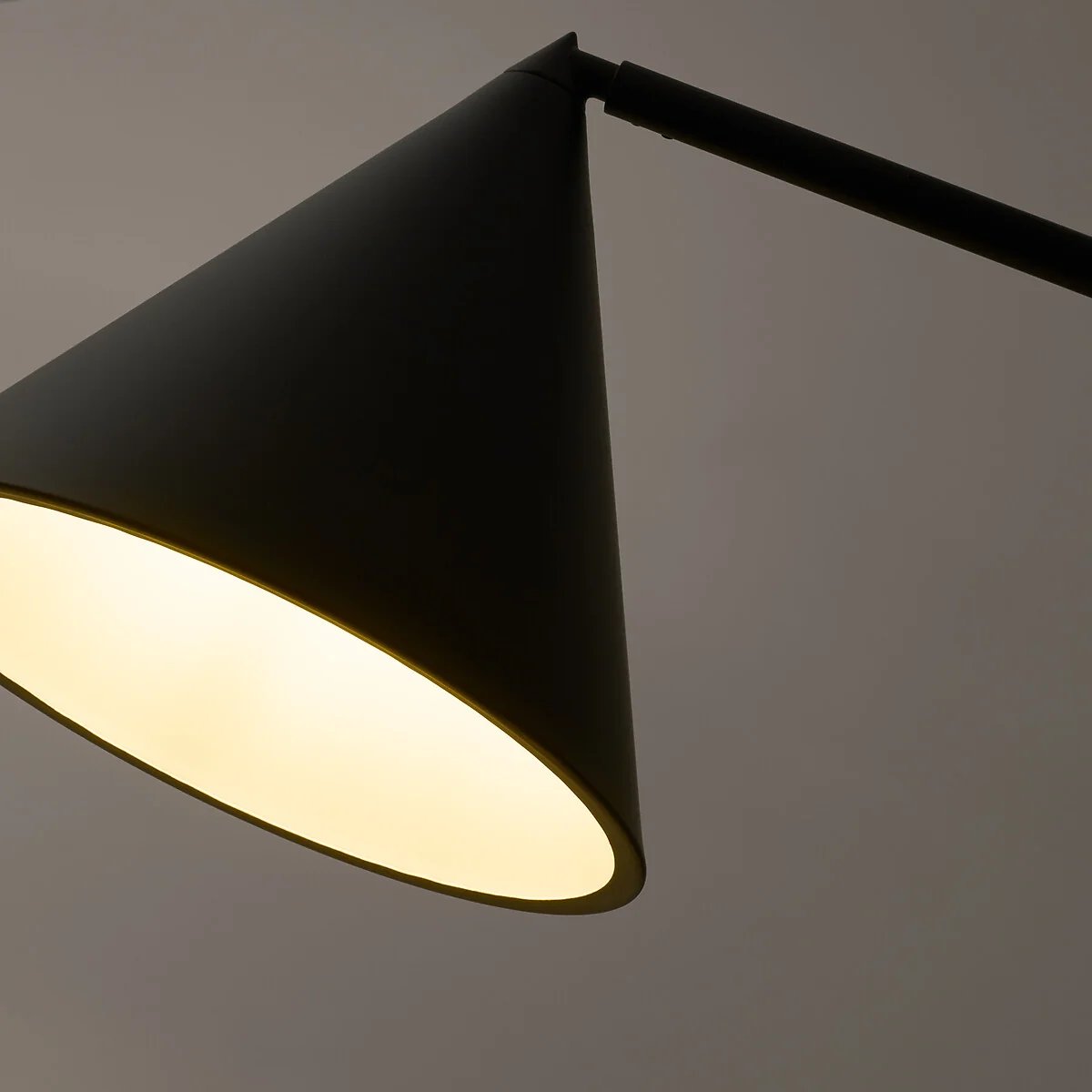 Moke Articulated Desk Lamp – image 9