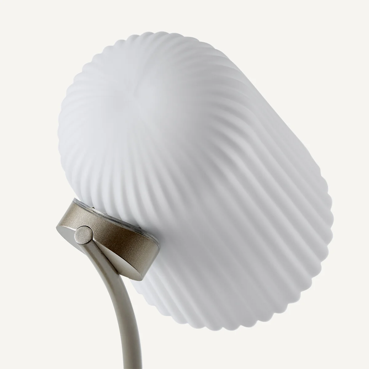 Fosca Fluted Opaline Lamp – image 6