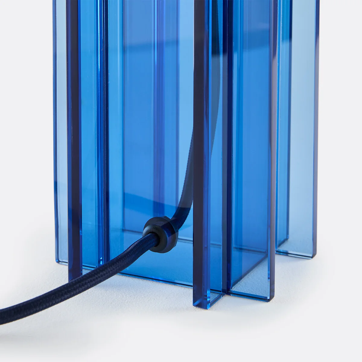 Bimo Table Lamp in Colourful Glass and Linen – image 8