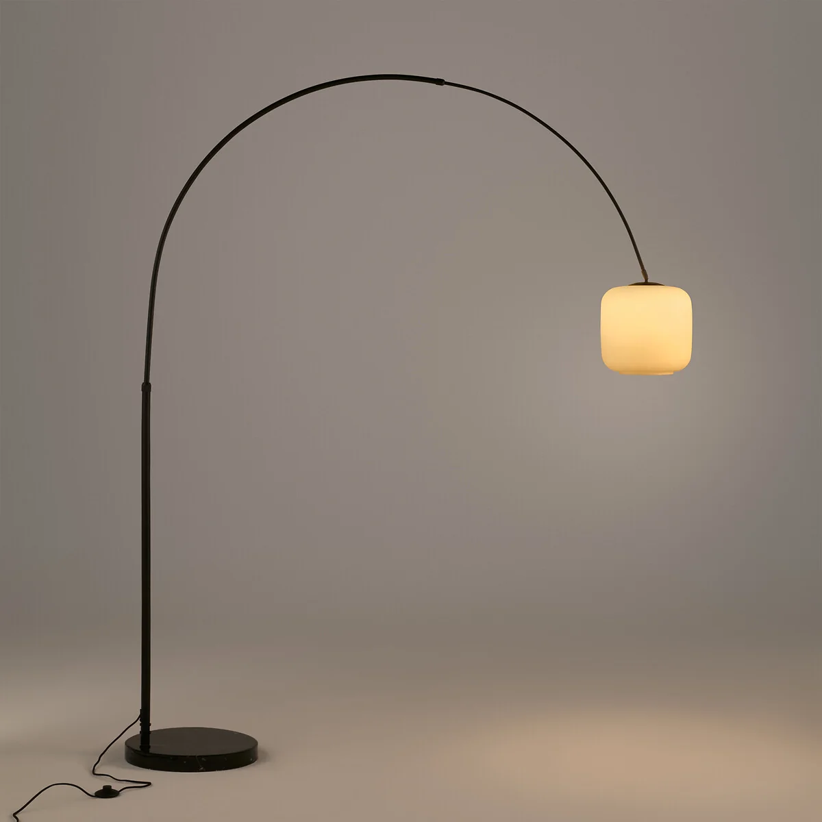 Elita Marble & Opaline Arch Floor Lamp – image 3