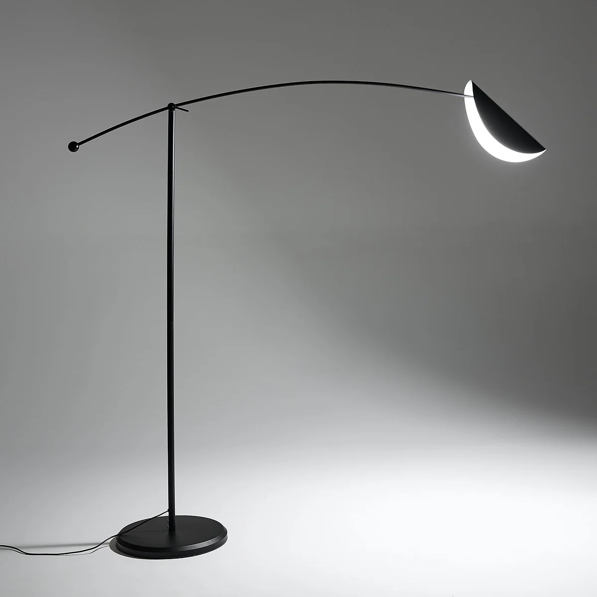 Funambule Arc Floor Lamp – image 4
