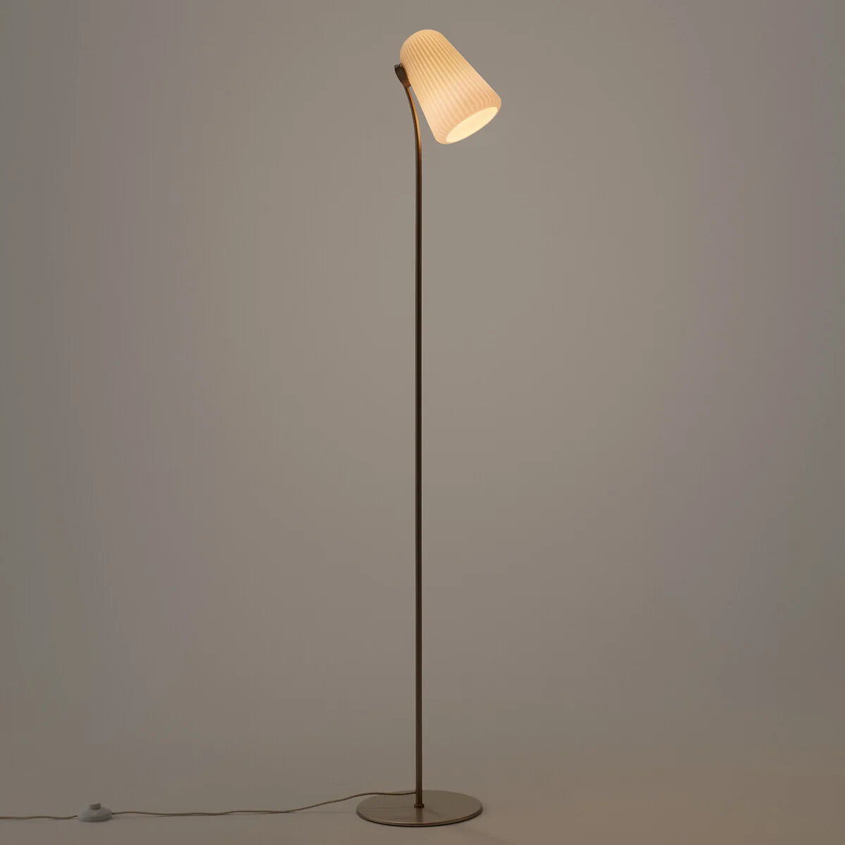 Fosca Metal & Glass Floor Lamp – image 2