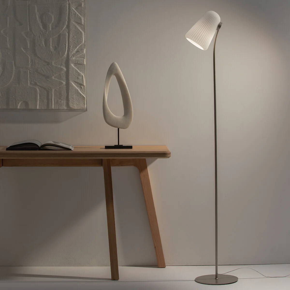 Fosca Metal & Glass Floor Lamp – image 1