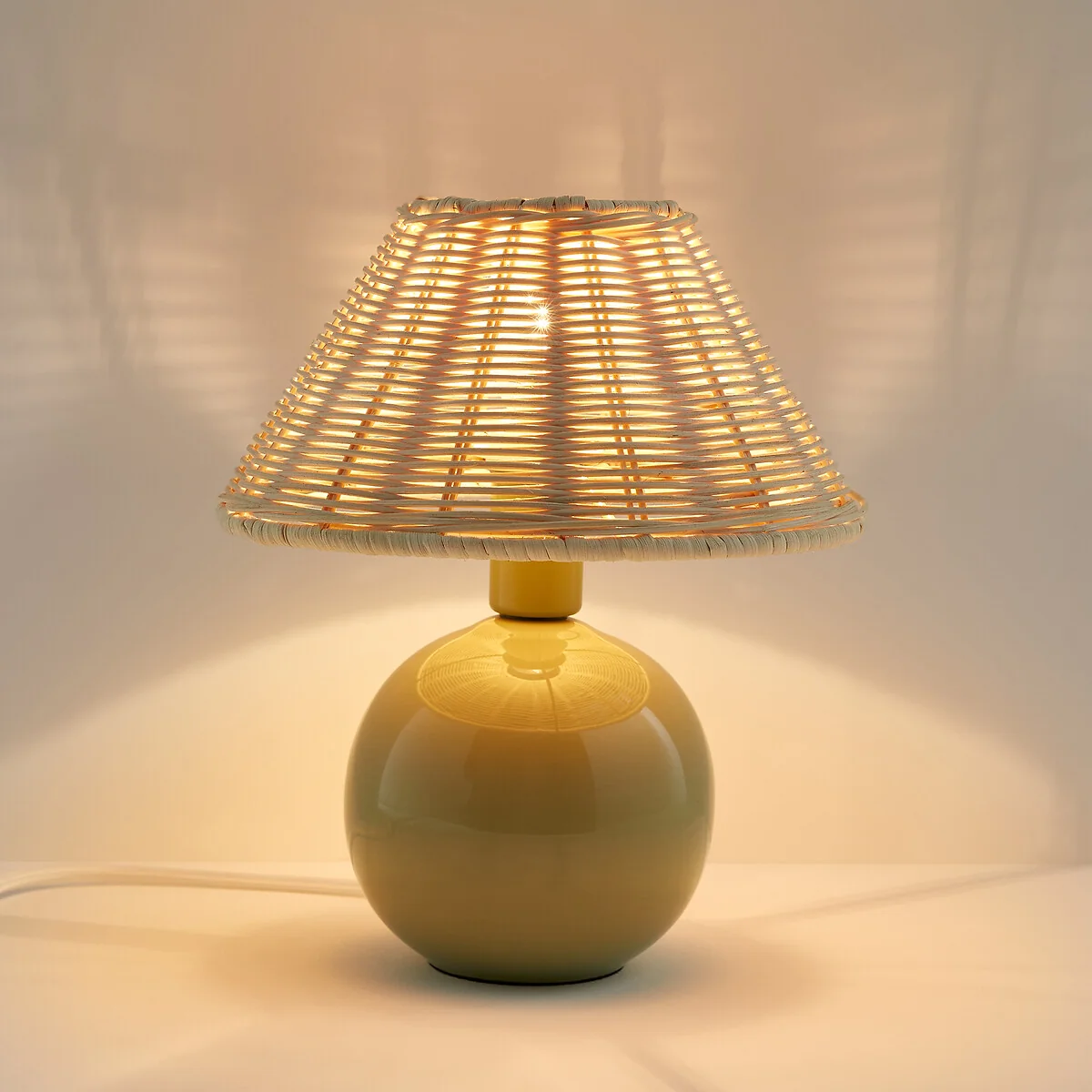Alios Ceramic & Rattan Table Lamp – image 3