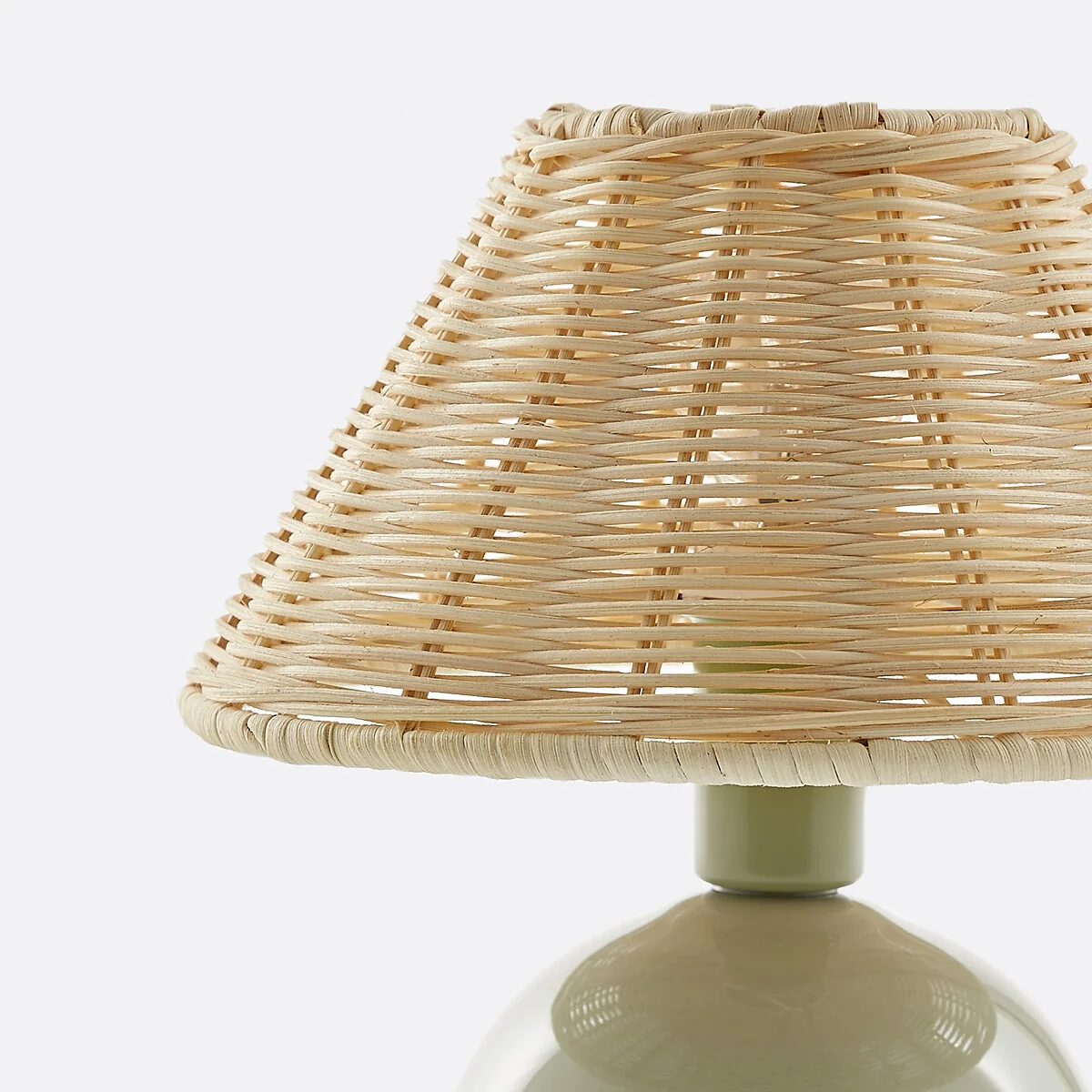 Alios Ceramic & Rattan Table Lamp – image 5