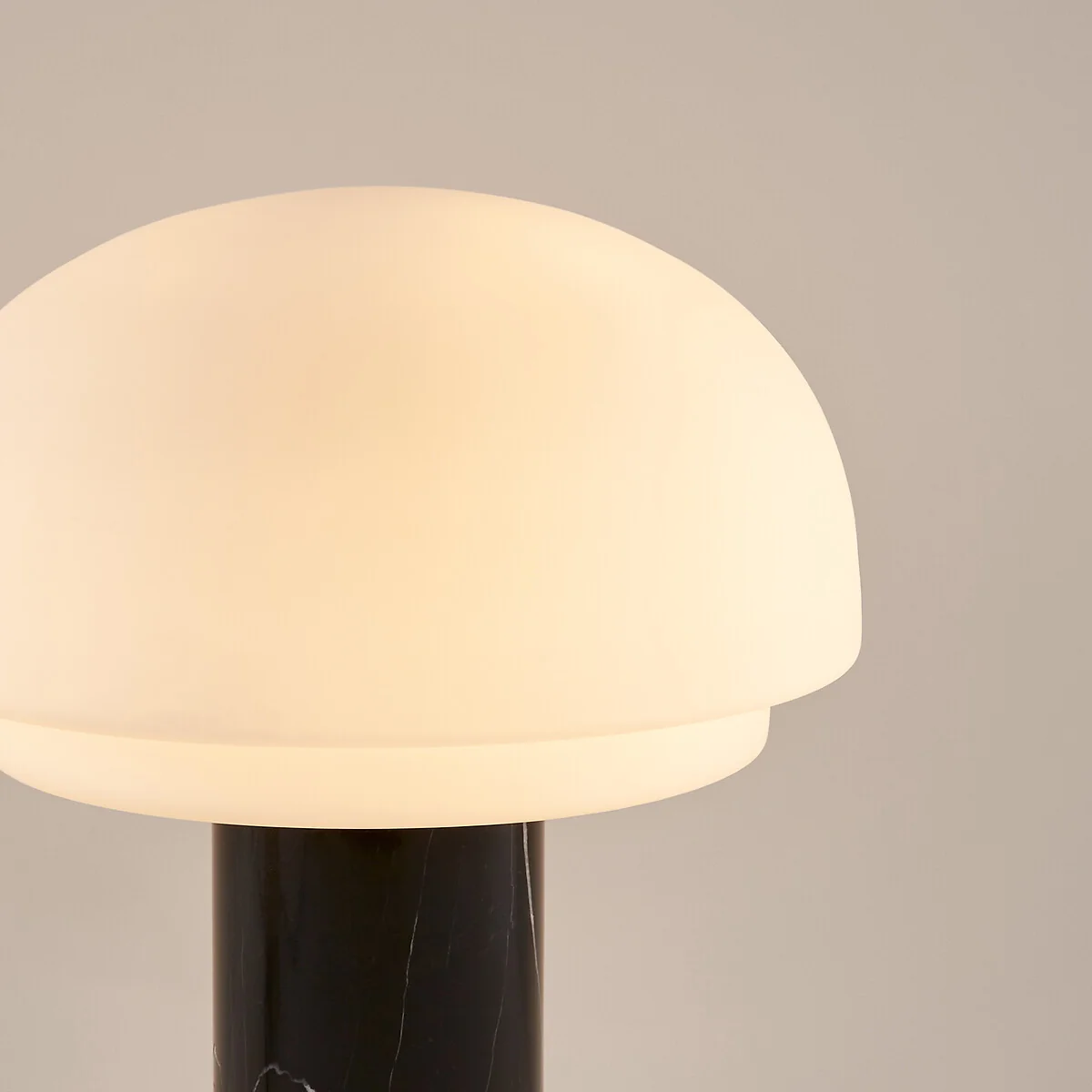 Agathilda Table Lamp in Opaline Glass and Marble Height 27cm – image 5