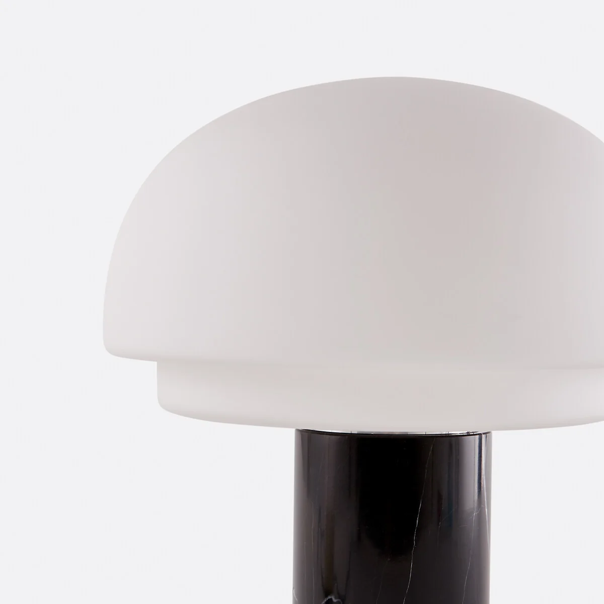 Agathilda Table Lamp in Opaline Glass and Marble Height 27cm – image 6