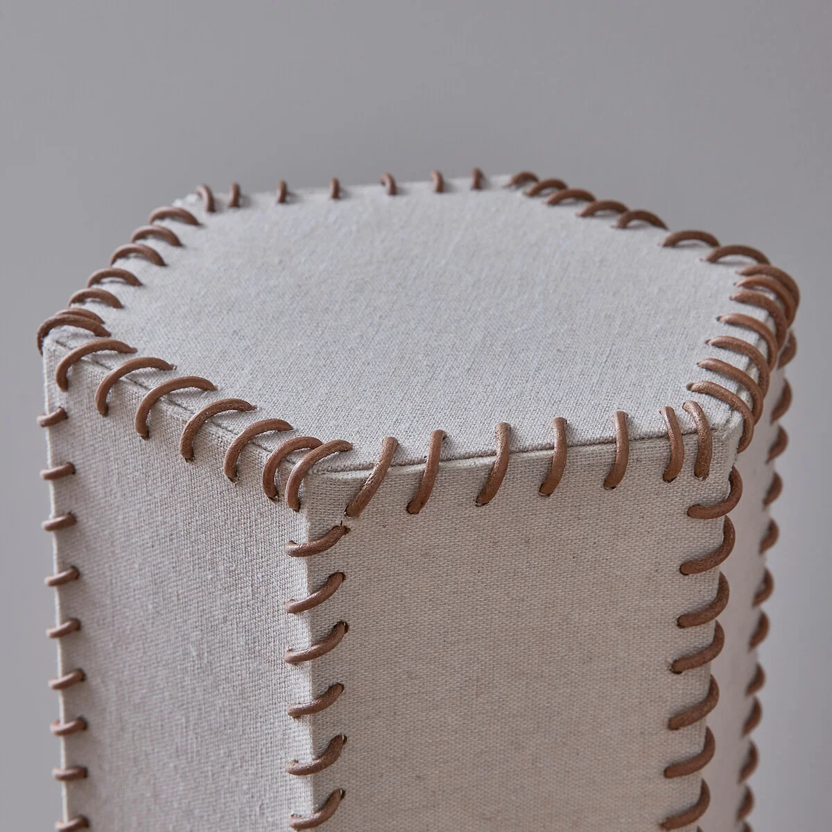Sixta Table Lamp in Oak and Linen – image 7
