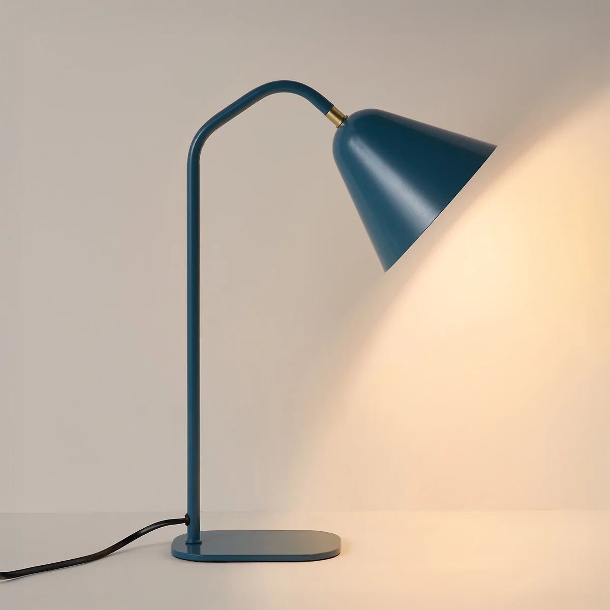 Copita Metal Table Lamp – image 2
