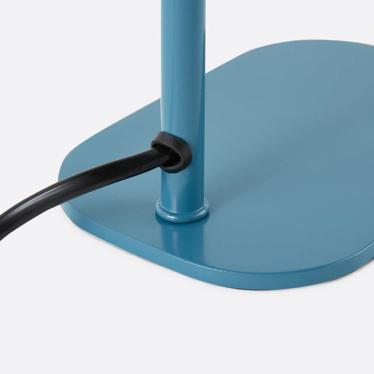 Copita Metal Table Lamp – image 5