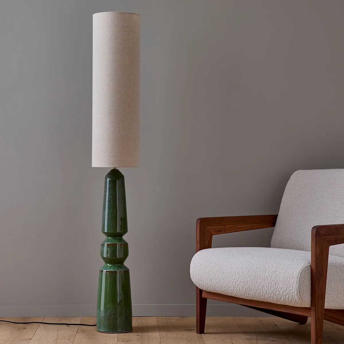 Totemy Ceramic and Linen Floor Lamp – image 3
