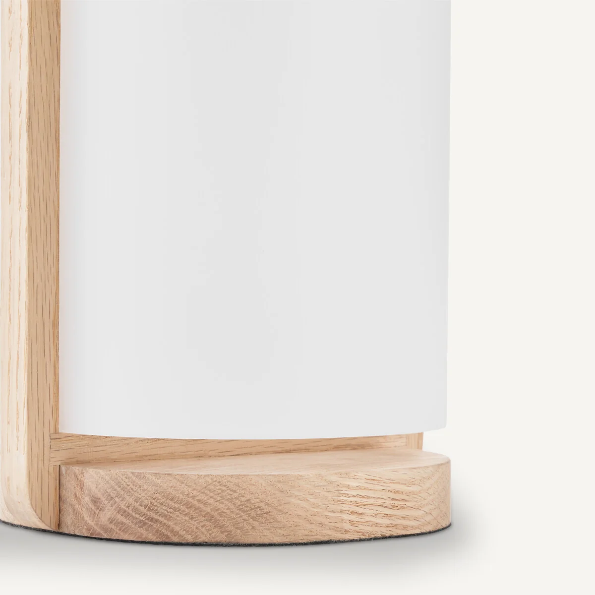 Fodéo Solid Oak and Opaline Lamp – image 7