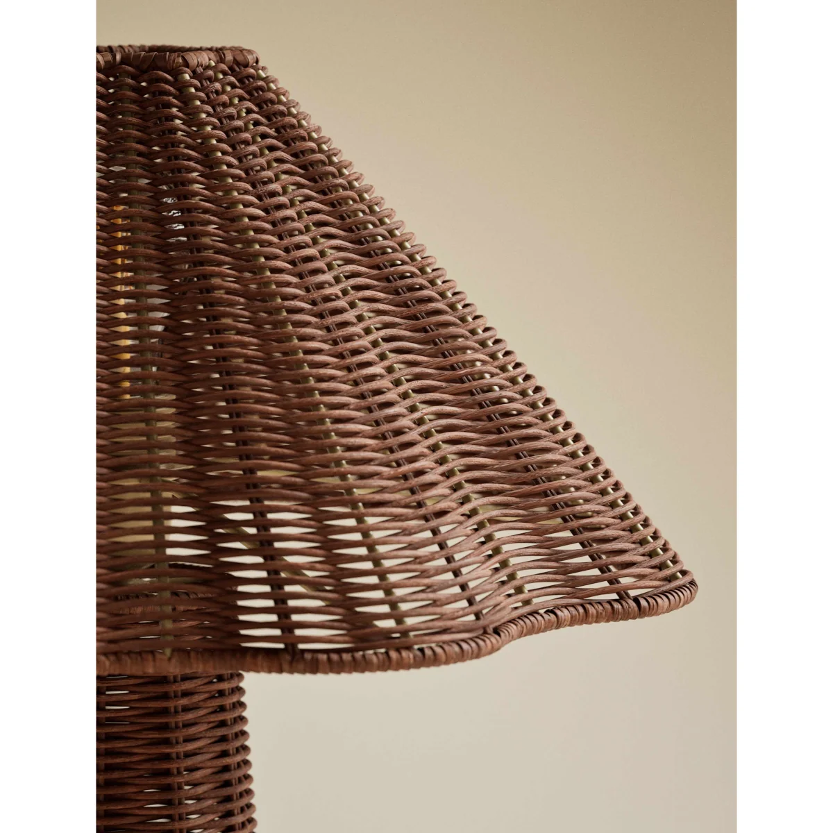M&S All Over Wicker Scallop Table Lamp Natural – image 3