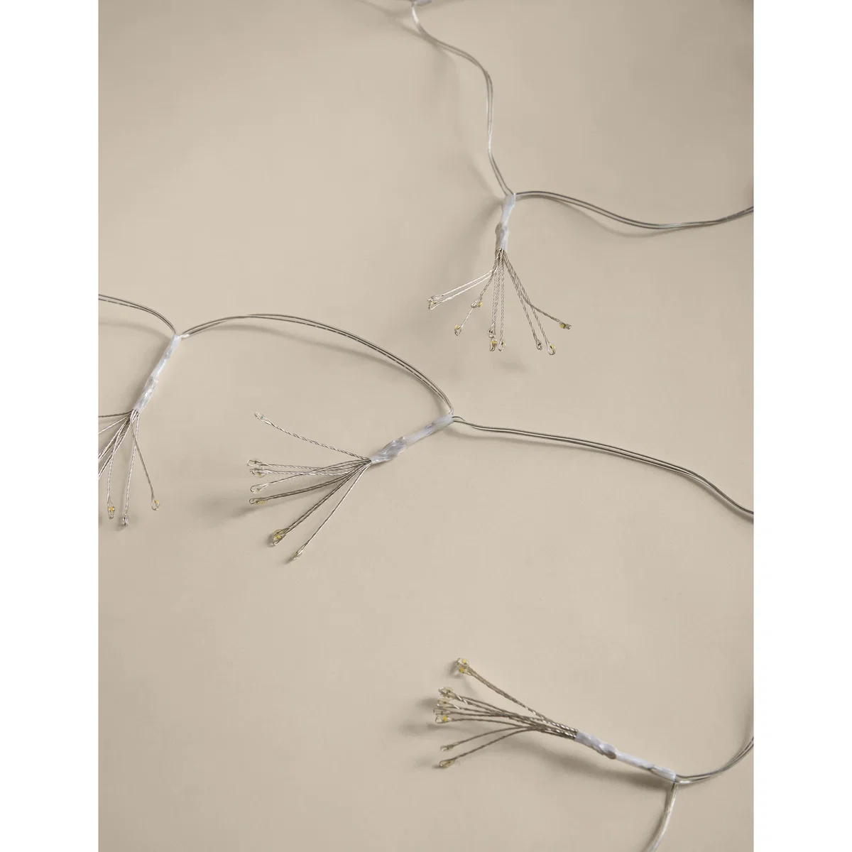 M&S 200 Pre-Lit Wire Cluster Garland White – image 3