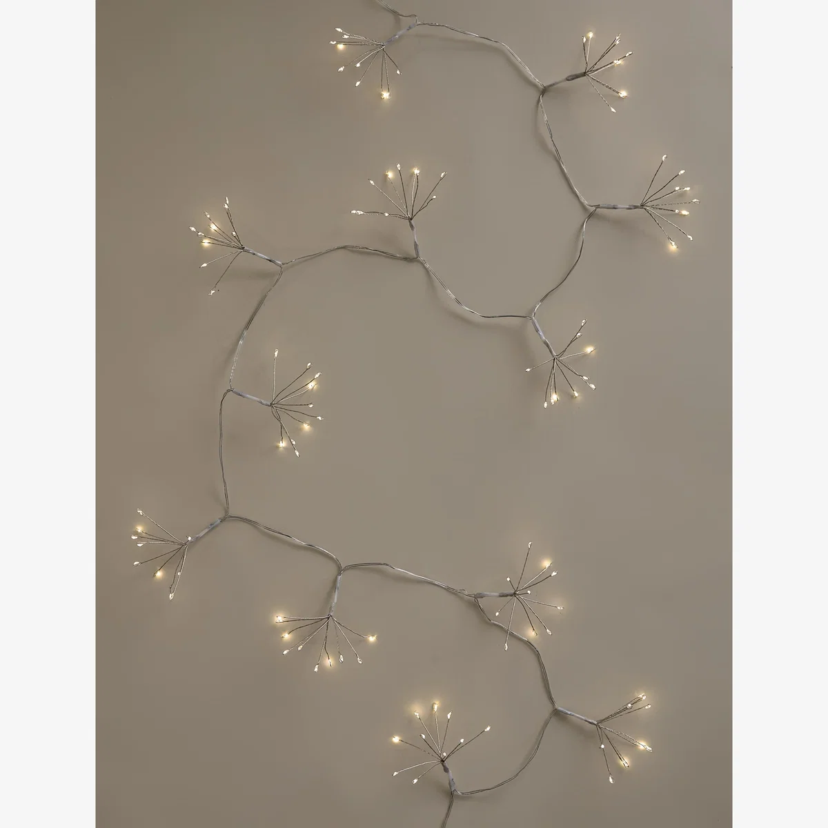 M&S 200 Pre-Lit Wire Cluster Garland White – image 1