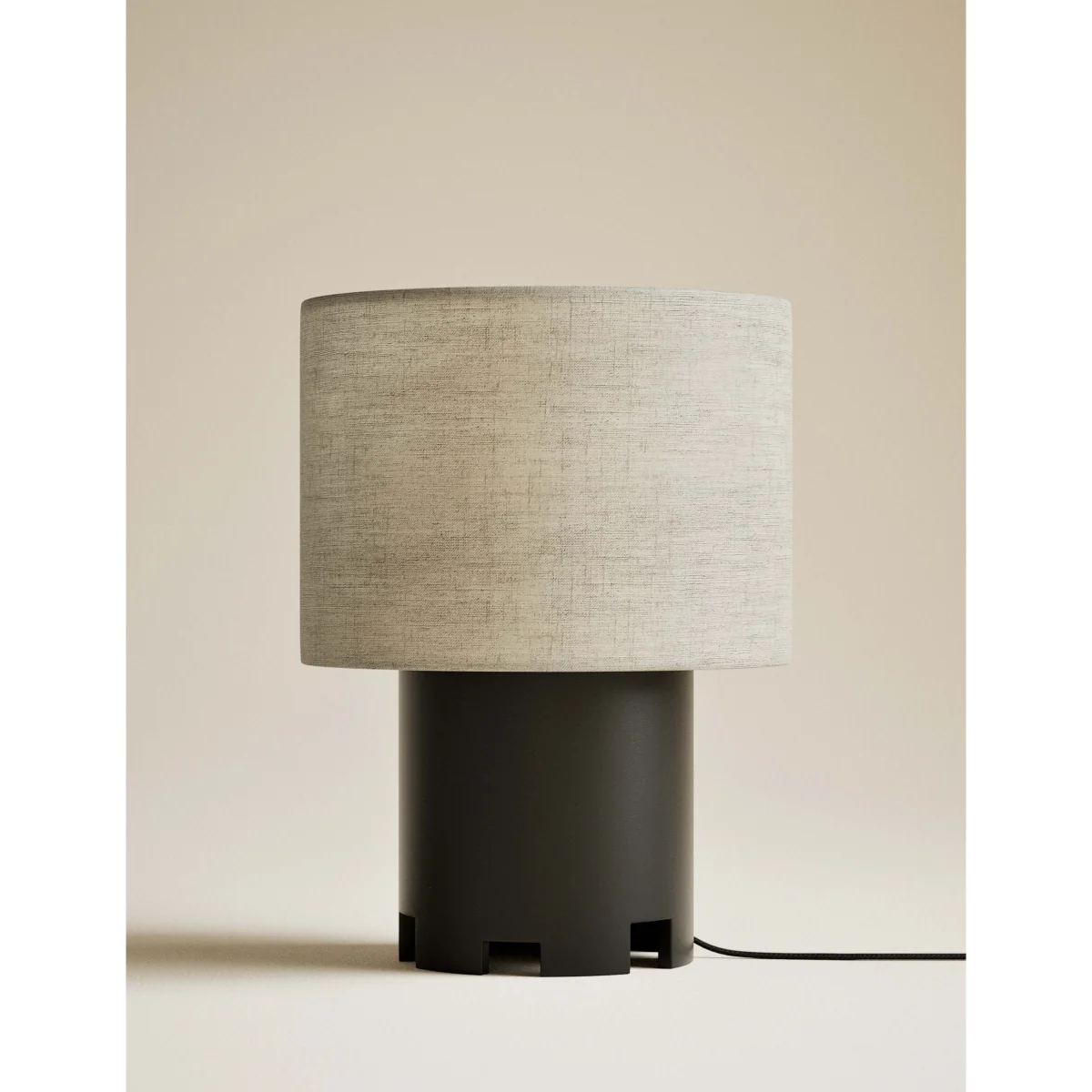 M&S X Kelly Hoppen Kelly Hoppen Castle Resin Lamp Black – image 2