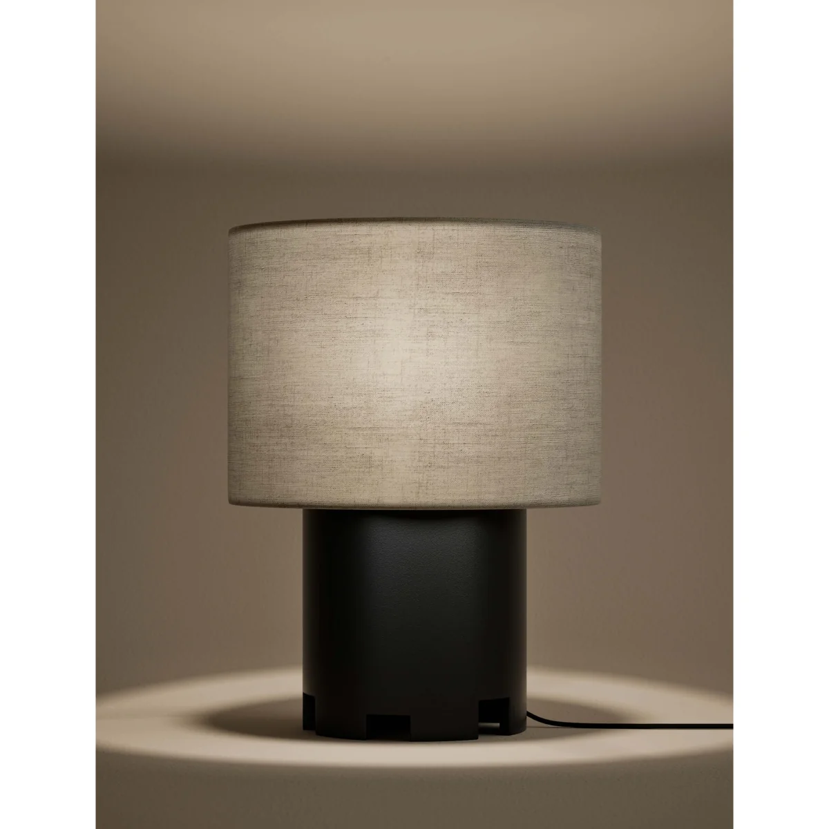 M&S X Kelly Hoppen Kelly Hoppen Castle Resin Lamp Black – image 3
