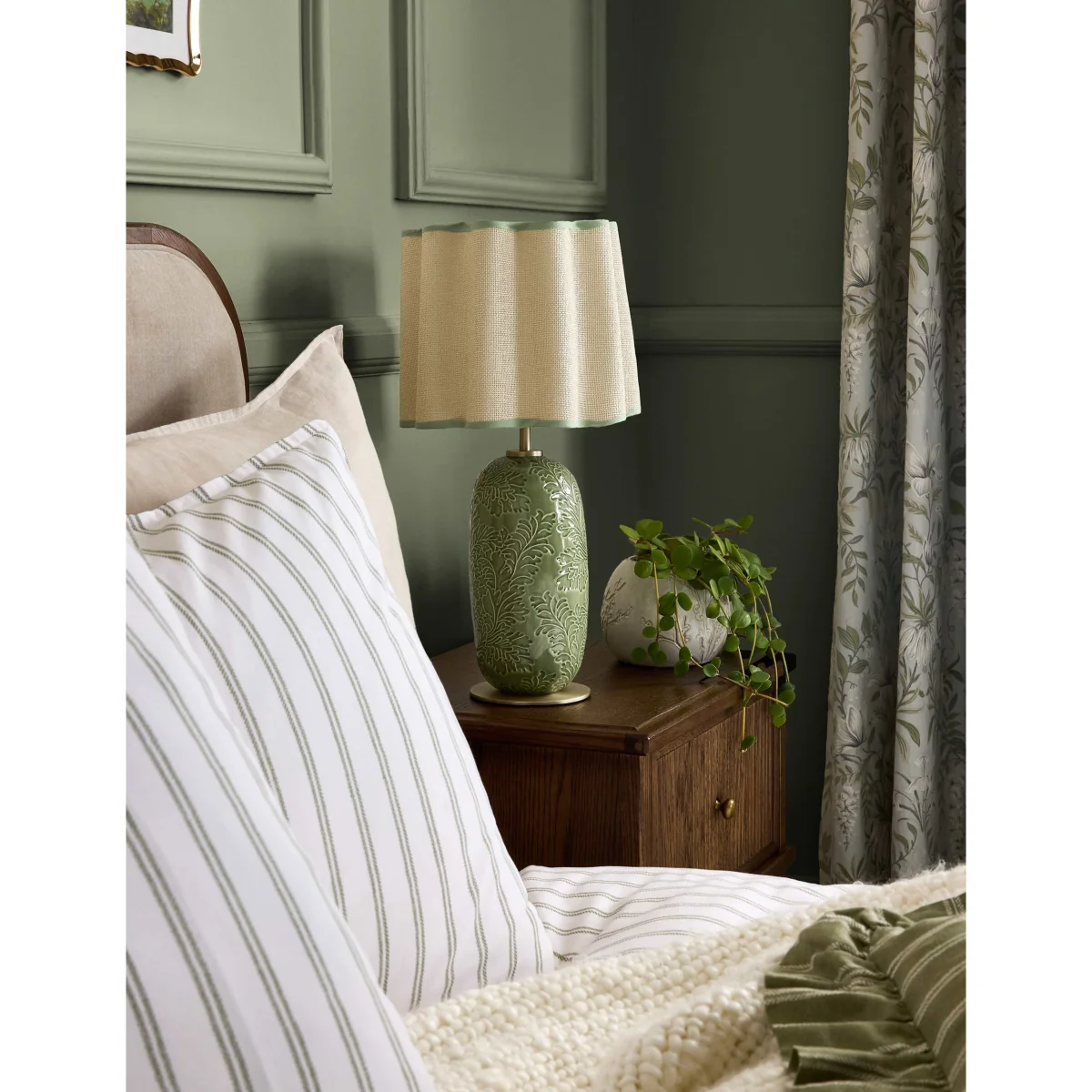 Laura Ashley Silchester Table Lamp Green – image 5