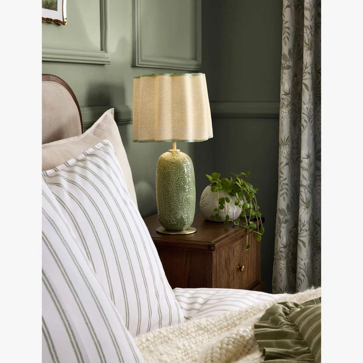Laura Ashley Silchester Table Lamp Green – image 1