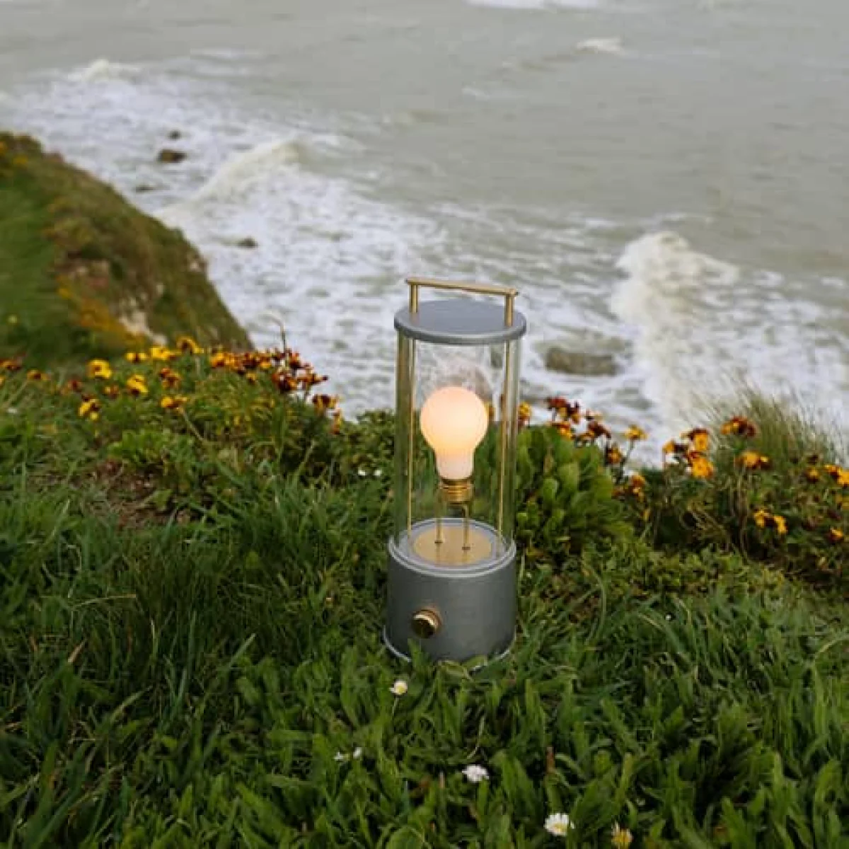 The Muse Rugged Wireless rechargeable outdoor lamp metal / IP65 - Unbreakable Acrylic - TALA – image 3