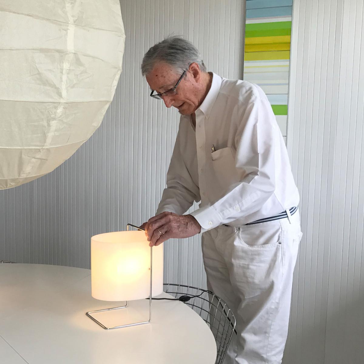 1021 Table lamp plastic material white / Roger Fatus, 1960 - DISDEROT – image 4