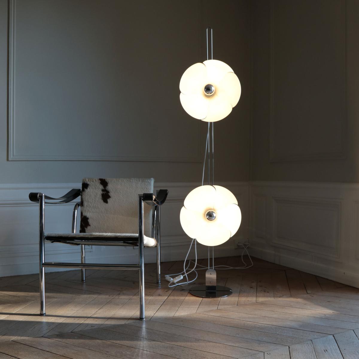 2093-150 Floor lamp metal white / 2 flowers - Olivier Mourgue, 1967 - DISDEROT – image 3