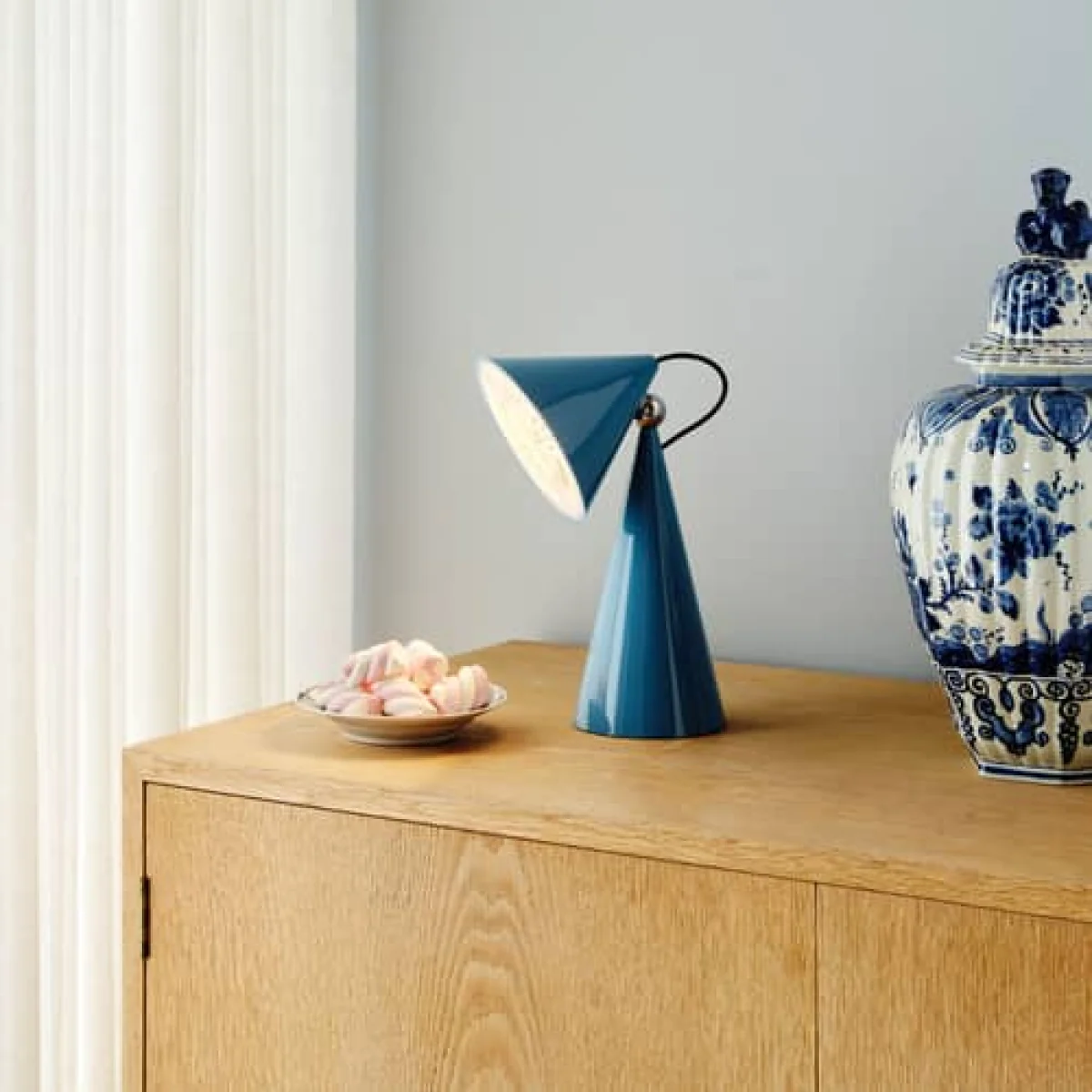 Pose LED Wireless rechargeable lamp plastic material blue / Orientable - Tom Dixon – image 4