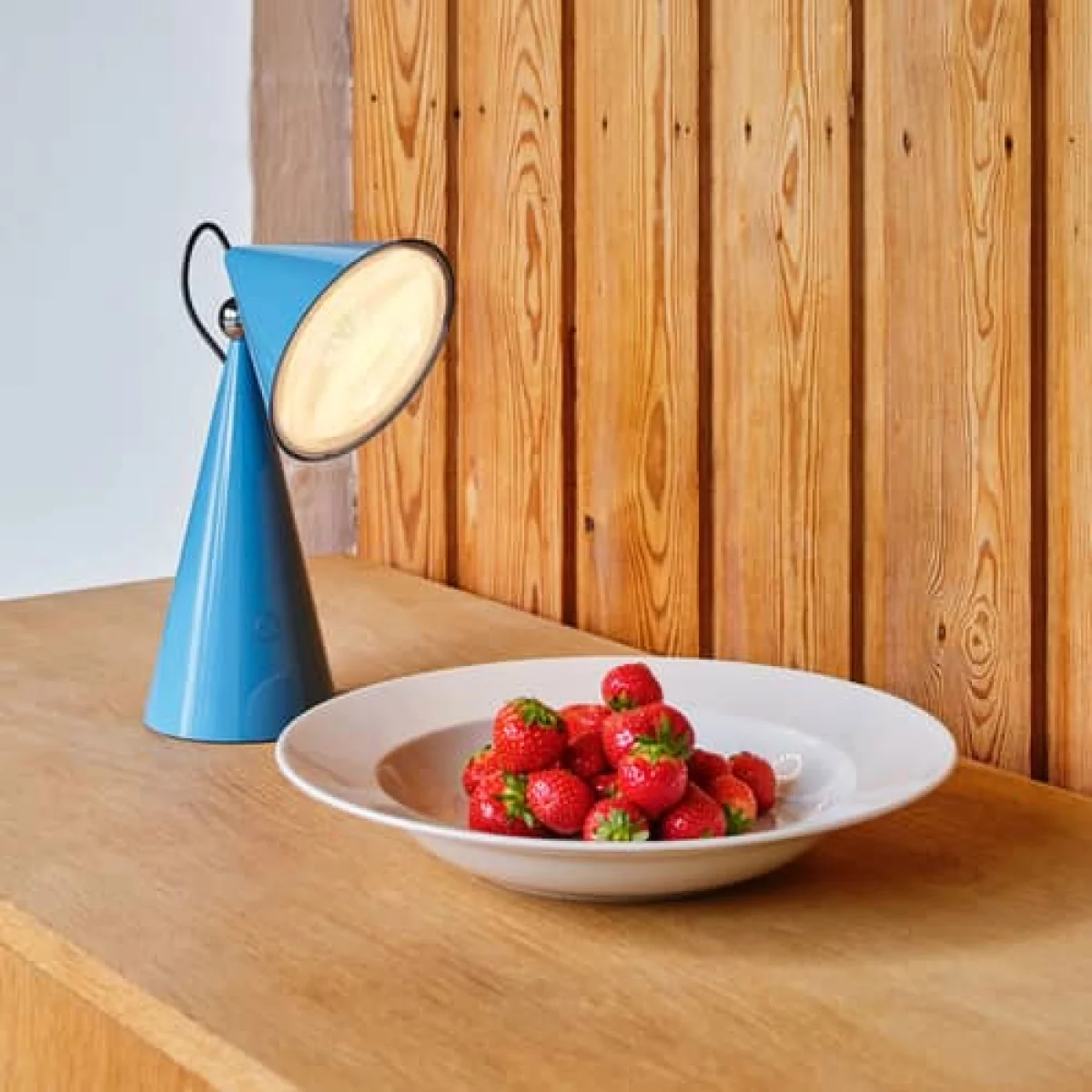 Pose LED Wireless rechargeable lamp plastic material blue / Orientable - Tom Dixon – image 5