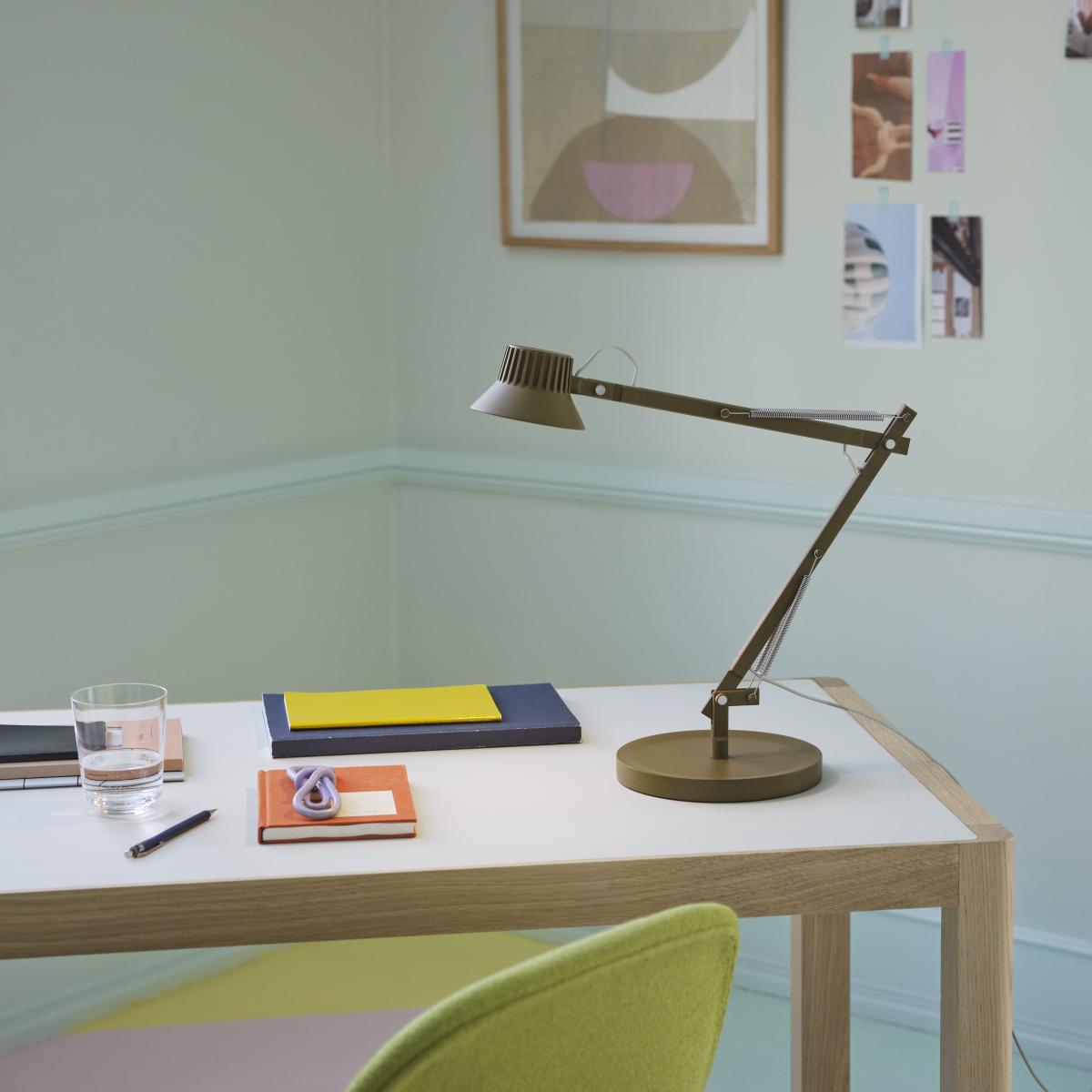 Dedicated S2 Desk lamp metal black - Muuto – image 4