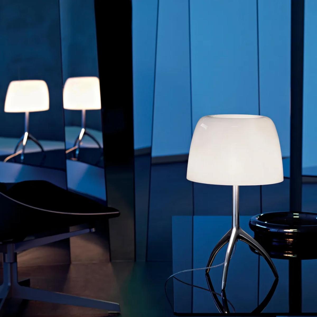 Foscarini Lumiere Piccola Dimmable table lamp Cherry red shade–aluminum base – image 2
