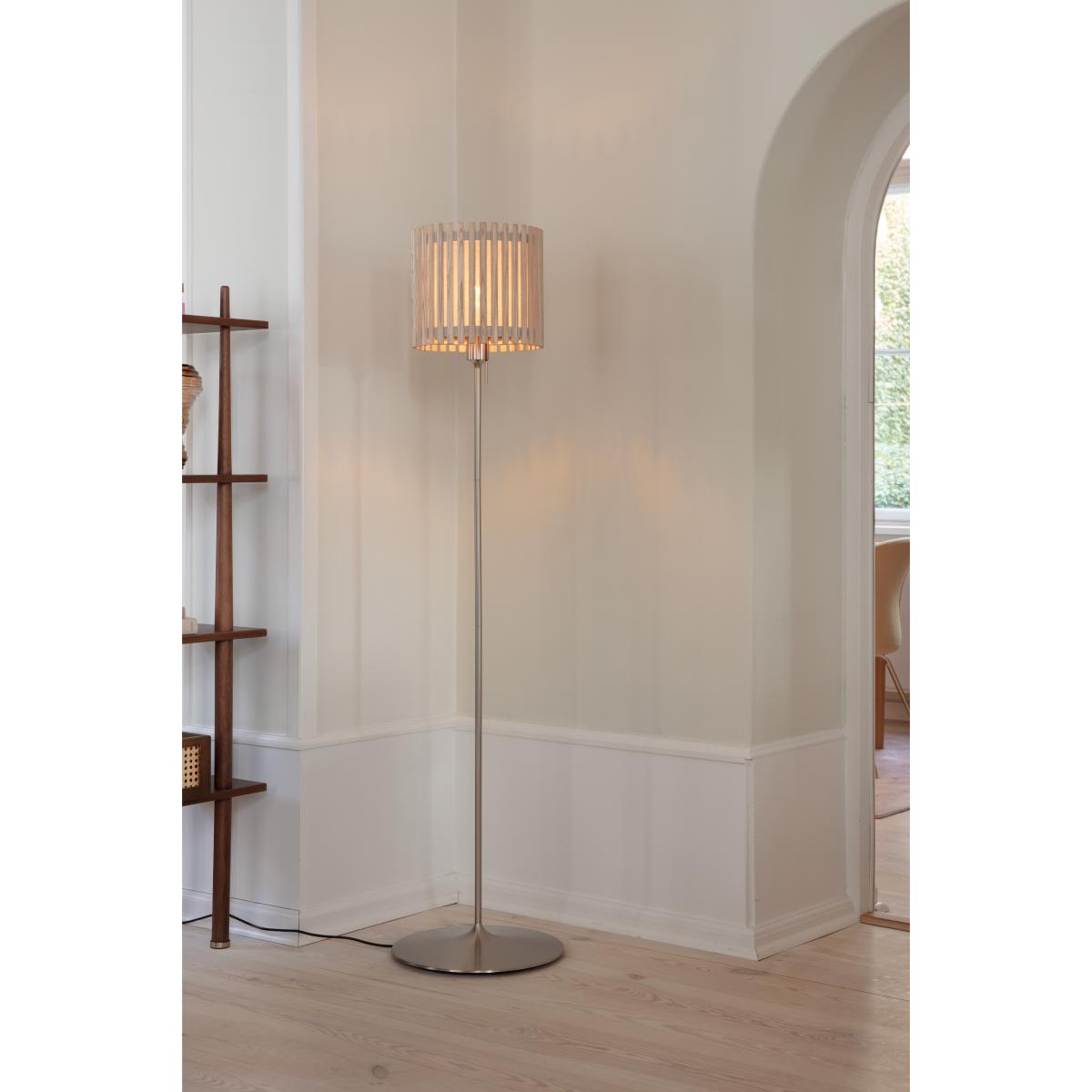 Umage Komorebi floor lamp medium Square oak-Brushed steel – image 3