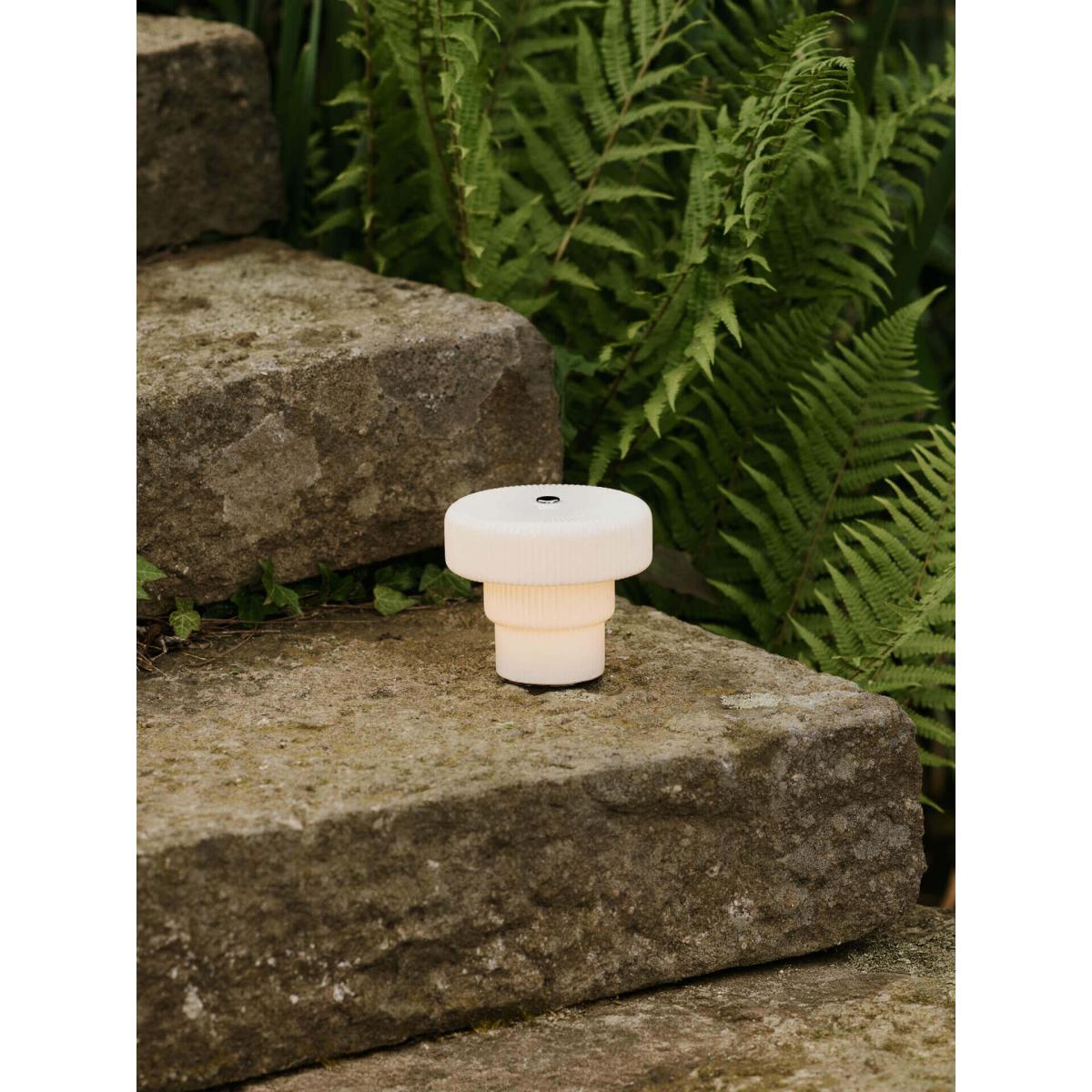 Ferm Living Ripple portable table lamp 10 cm White – image 4