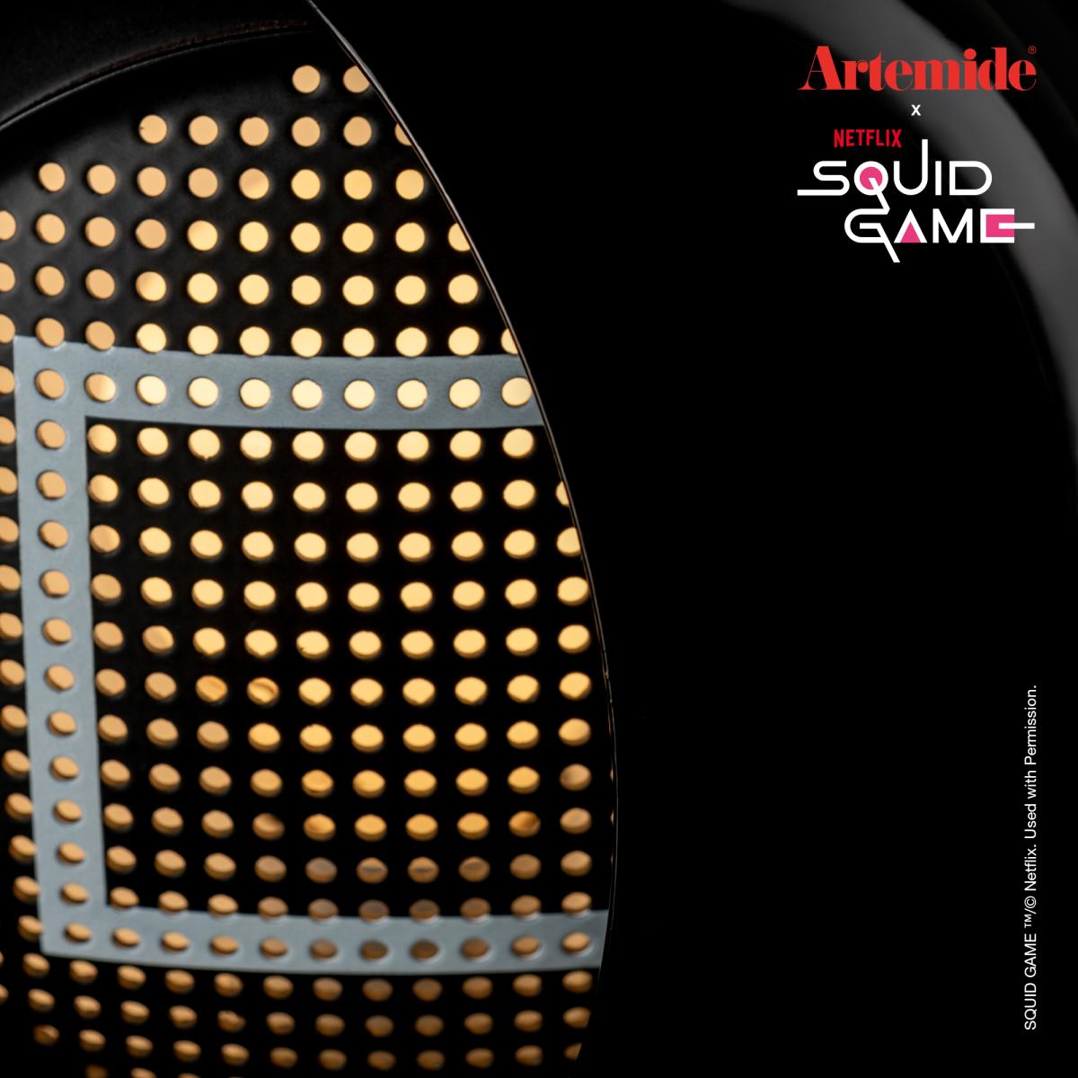 Artemide Eclisse x Squid Game table lamp Special Edition Guard black – image 11