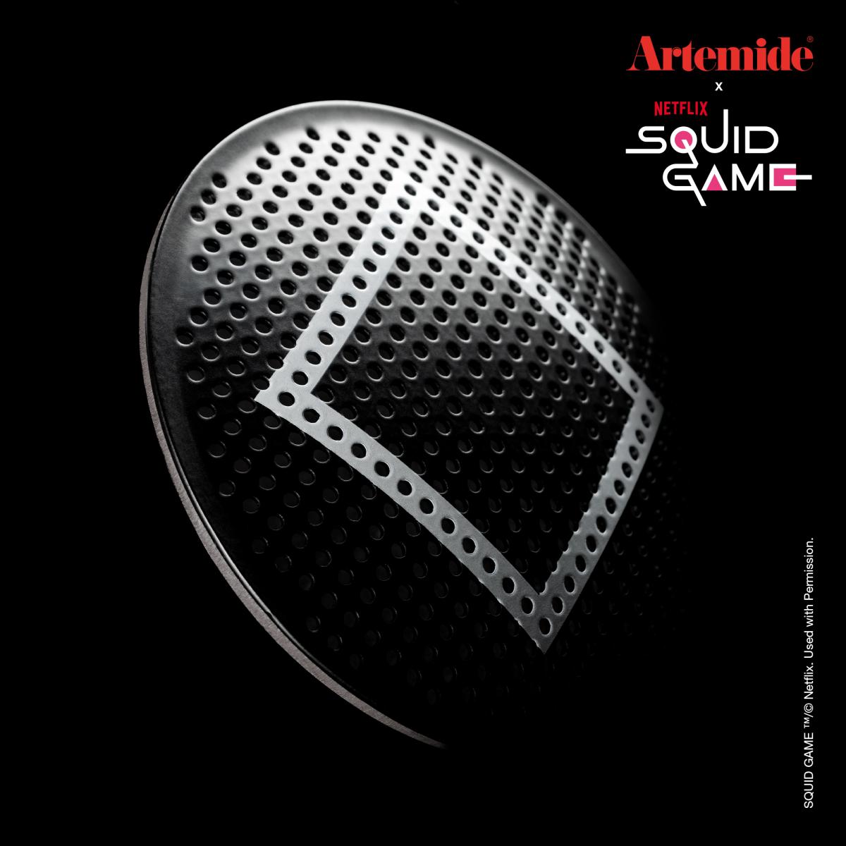 Artemide Eclisse x Squid Game table lamp Special Edition Guard black – image 5
