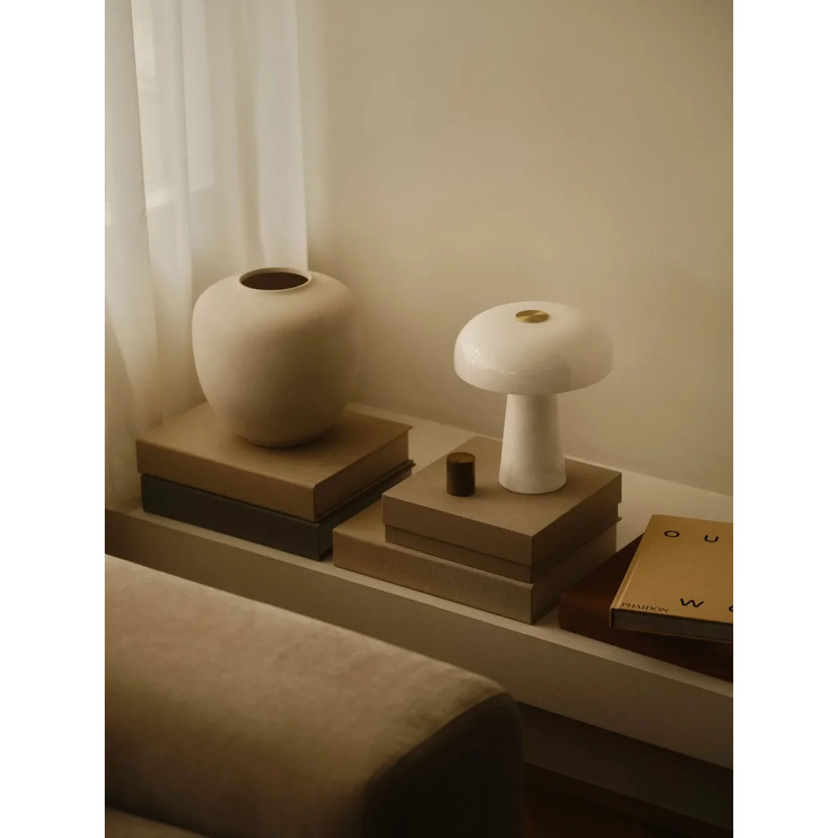 Design For The People Glossy table lamp White mini 24 cm – image 4