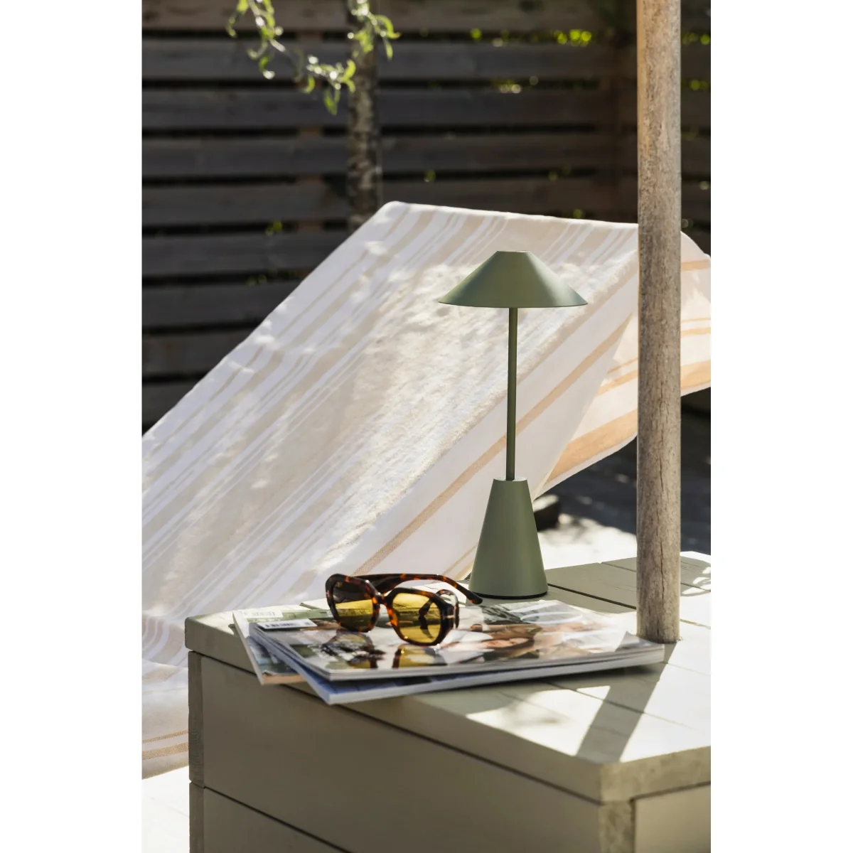 Globen Lighting Cannes 32 portable table lamp Moss green – image 2