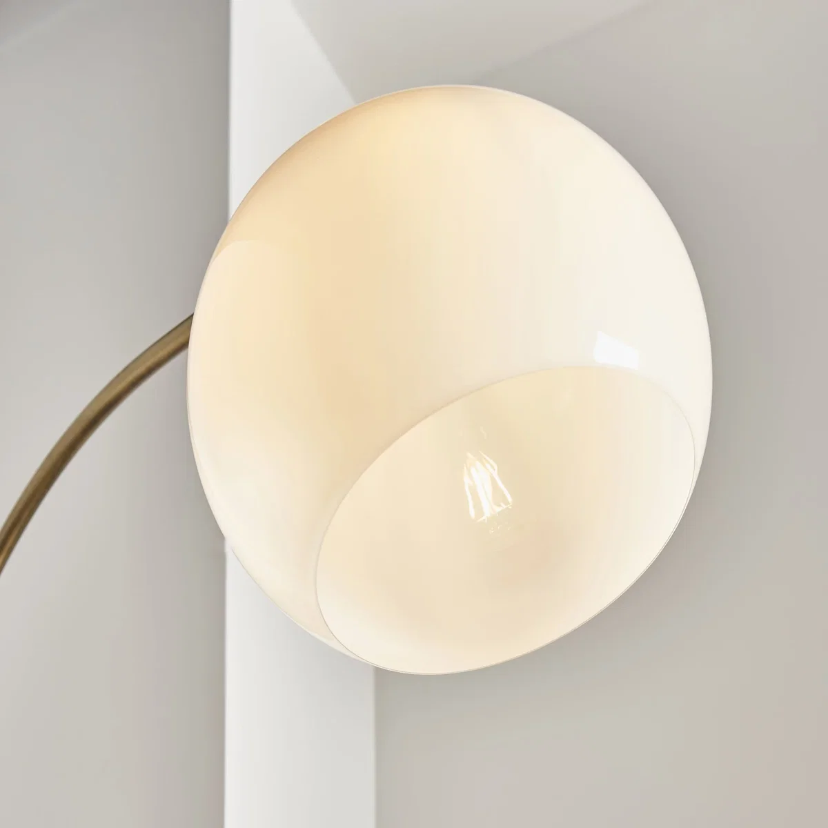 Otto Floor Lamp Antique Brass – image 5