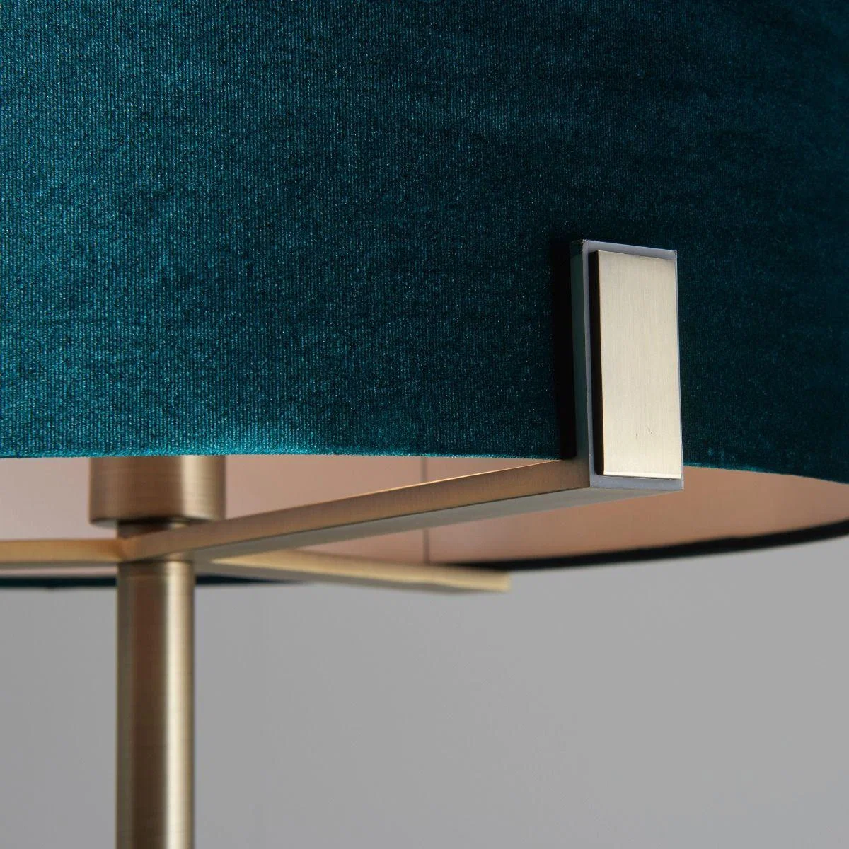 Hayfield Antique Brass & Green Velvet Floor Lamp – image 2