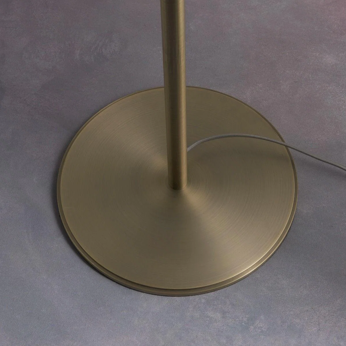 Hayfield Antique Brass & Green Velvet Floor Lamp – image 4