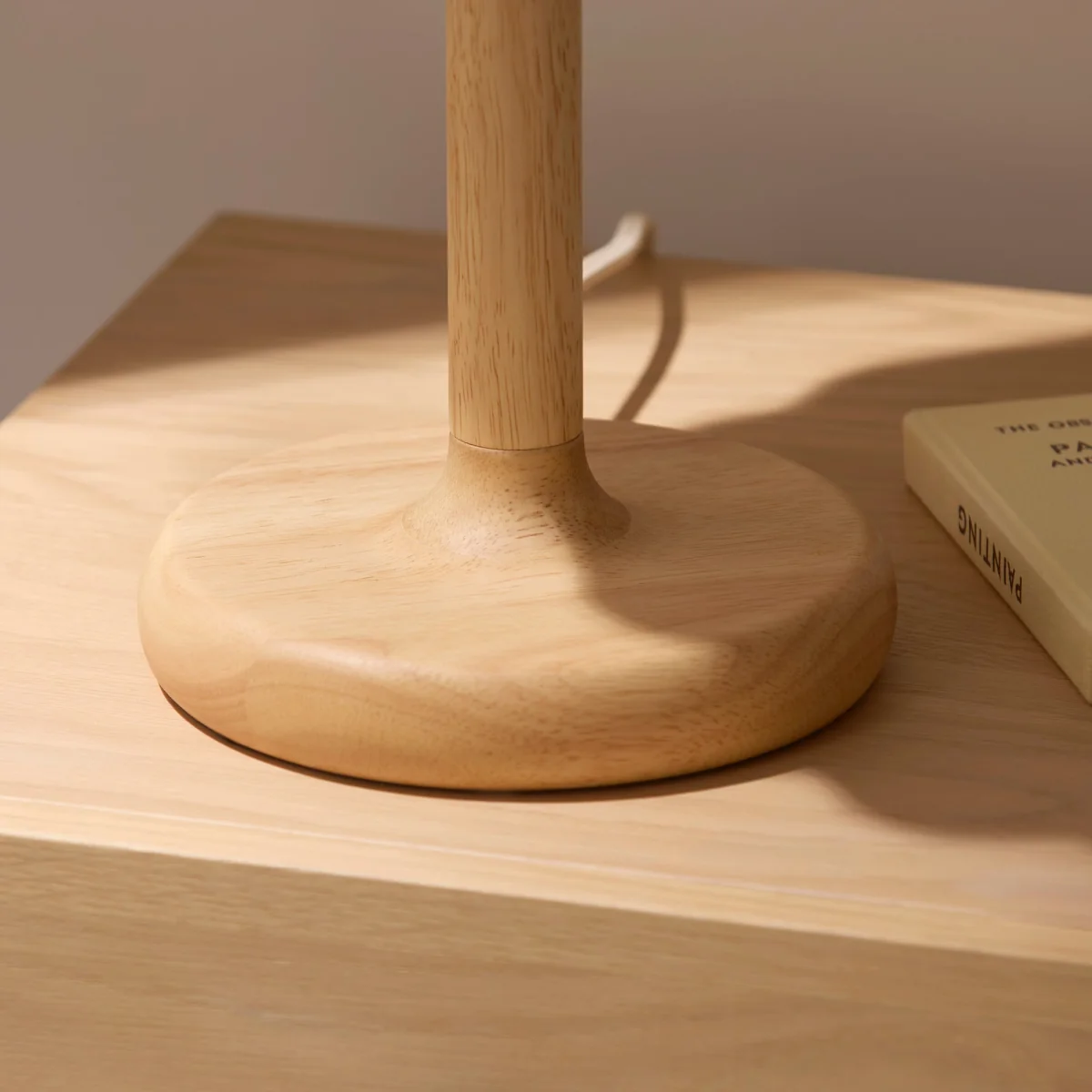 Olson Oak & Natural Scalloped Table Lamp – image 5
