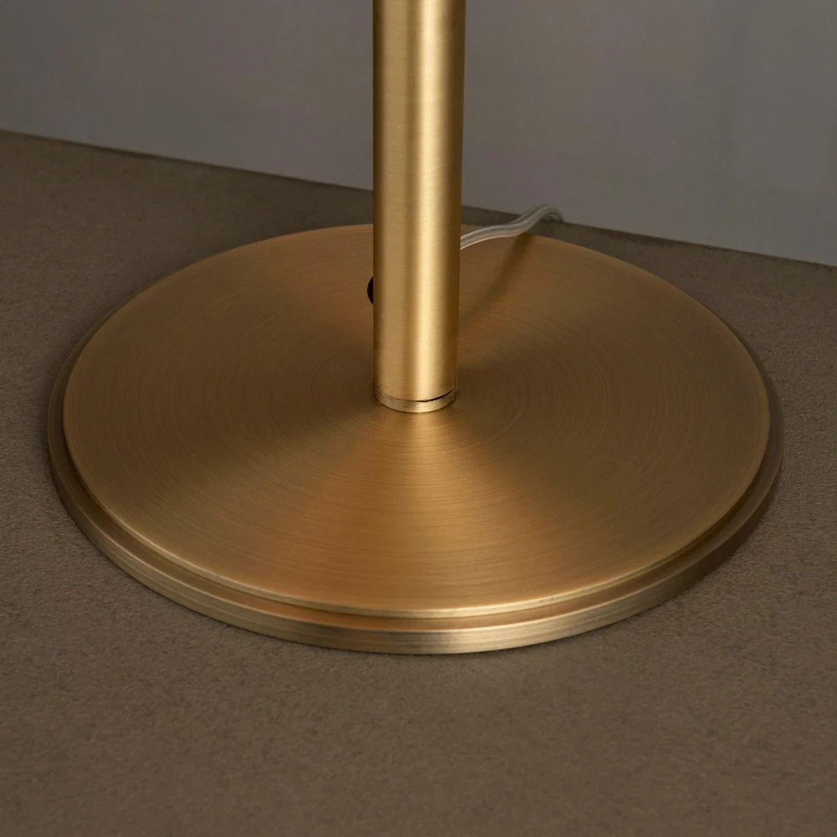 Hayfield Antique Brass & Green Velvet Table Lamp – image 6