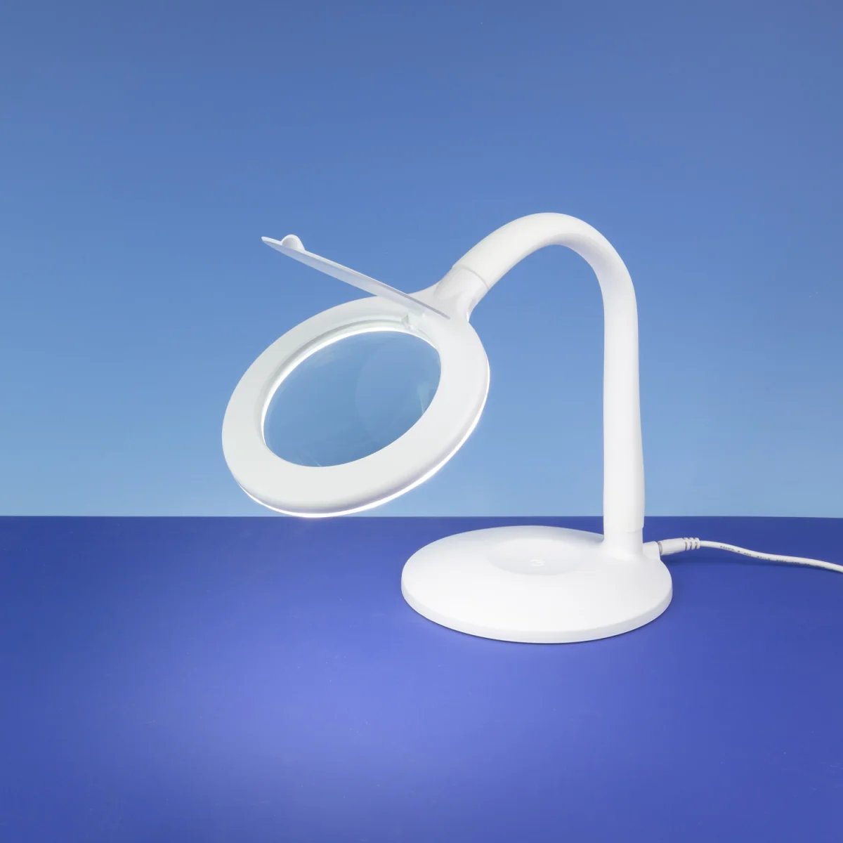 Lightcraft Flexible Usb Magnifer Lamp – image 2