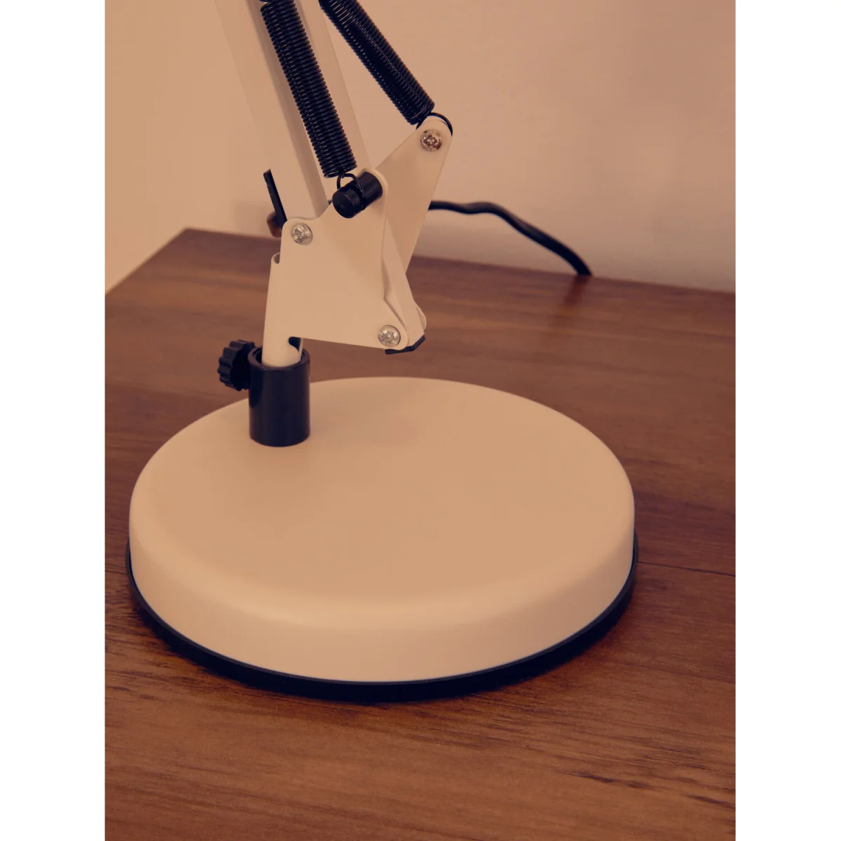 Payton Studio Matte White Metal Lamp – image 3